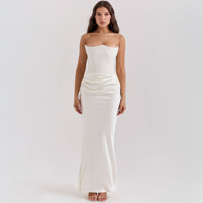 Détail de la taille froncée de la robe Yara™, silhouette flatteuse.