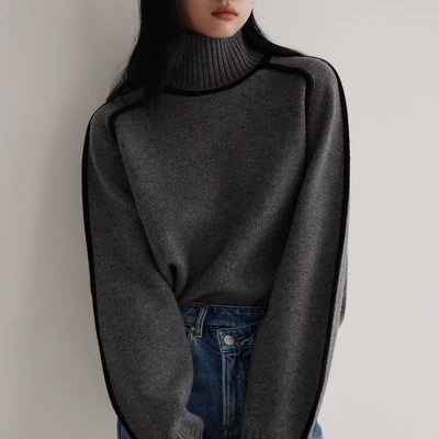 Pull Floriane™ porté avec un jean pour un look casual chic.