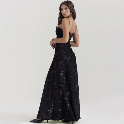 Robe Katy™ satinée avec dos à lacets, parfaite pour une soirée romantique.