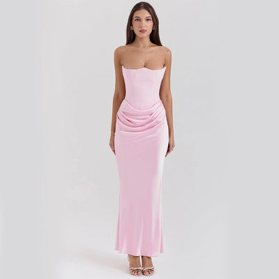 Robe Yara™ en satin vintage, parfaite pour une soirée élégante.