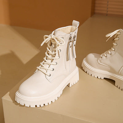 Vue arrière des bottes Martin™ pour un look professionnel.